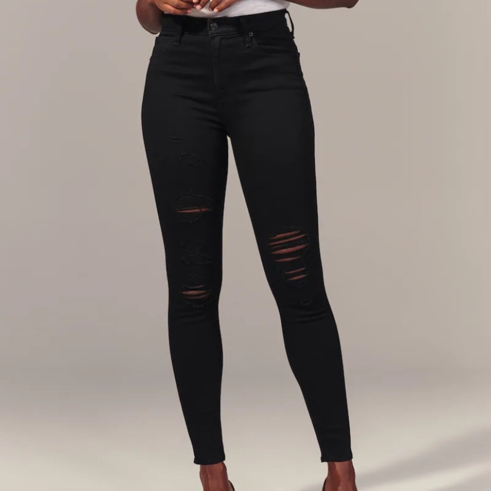❌SOLD Abercrombie ripped black jeans